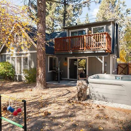 Cozy Cabin I King Bed I Fireplace I Hot Tub I Fenced Yard I Bbq Big Bear City Exterior photo