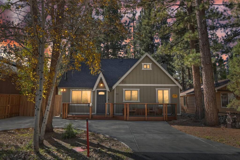 Cozy Cabin I King Bed I Fireplace I Hot Tub I Fenced Yard I Bbq Big Bear City Exterior photo